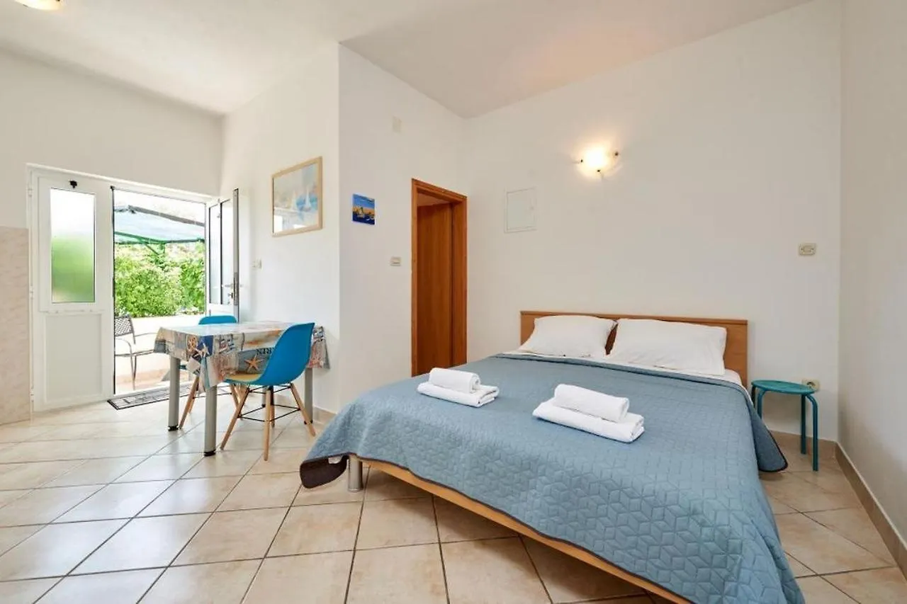 Studio Apartment In Seget Vranjica With Terrace, Air Conditioning, Wifi, Washing Machine 5052-2